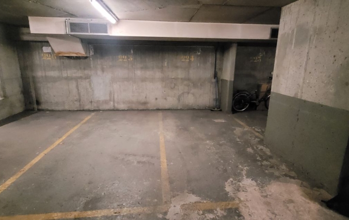  Annonces NANTERRE Garage / Parking | PARIS (75016) | 17 m2 | 60 000 € 